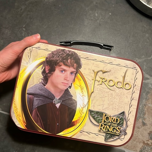 2001 Lord of the Rings Frodo Lunch Box tin - Picture 2 of 8